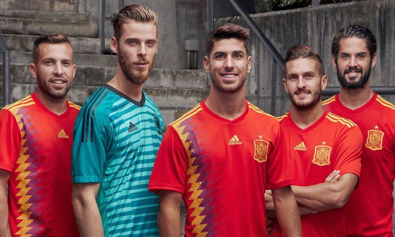 Fotografía facilitada por Adidas con la equipación que será utilizada por la selección española de fútbol en el Mundial de Rusia 2018. 