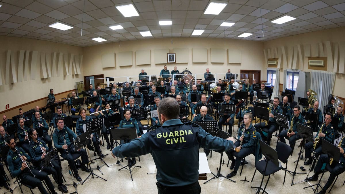 Los 74 guardias civiles de Valdemoro que llevan la música a todos los rincones de España