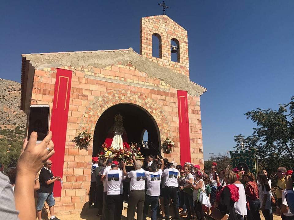 Romería de la Virgen del Rosario en la érmita en construcción junto al pantano de Guadalteba (2019)