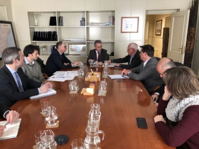 Reunión sobre el Tren de la Costa.