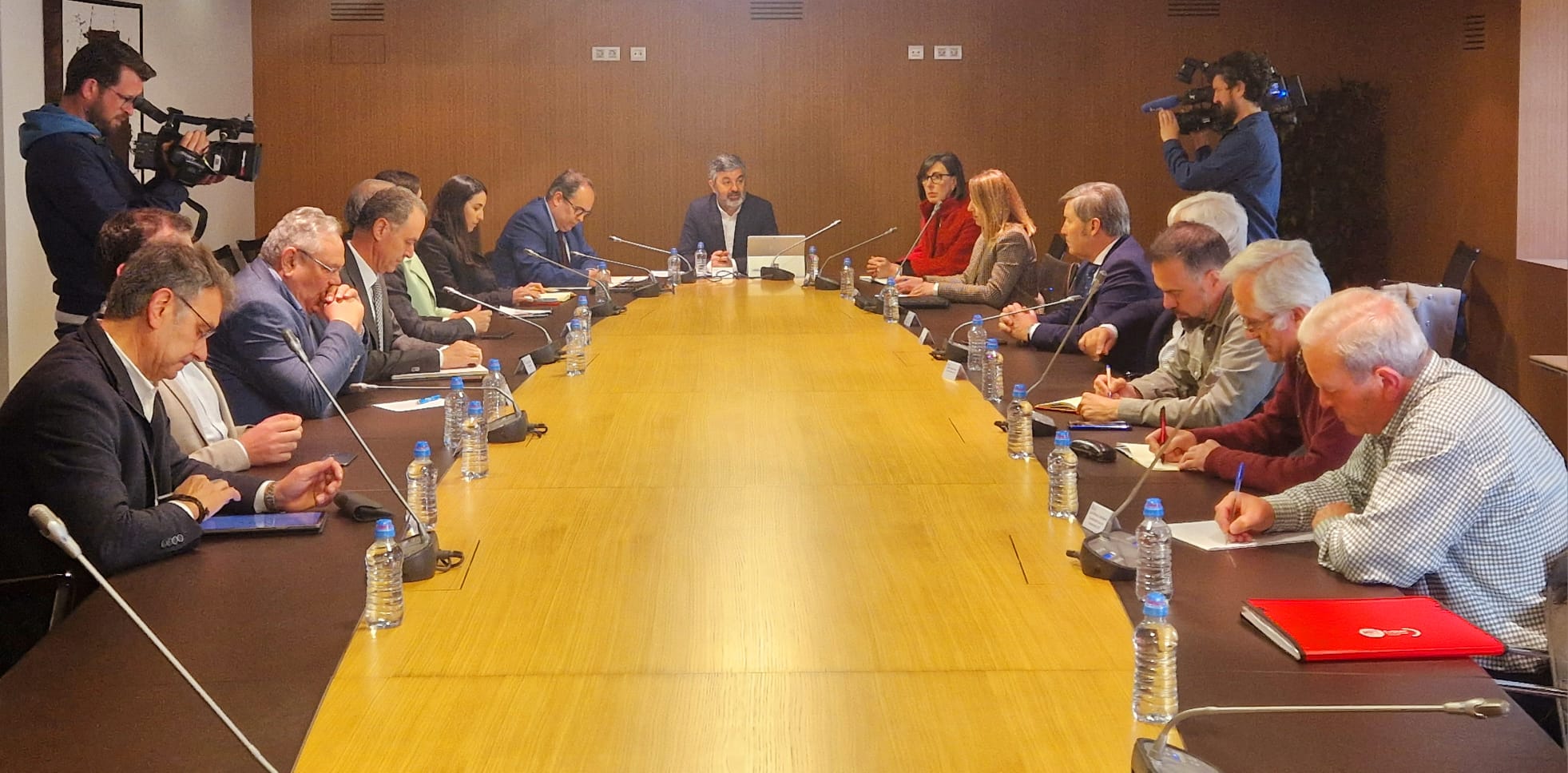 Reunión de la Mesa de Mercancías, presidida este lunes por el consejero de Fomento, Alejandro Calvo.