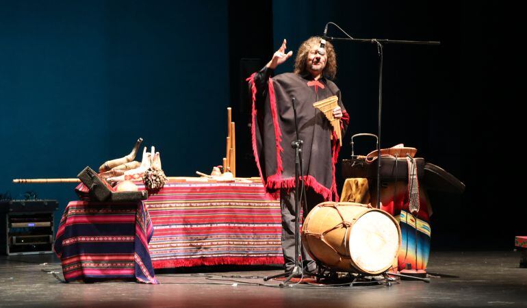 Pablo Nahual durante el concierto didáctico.