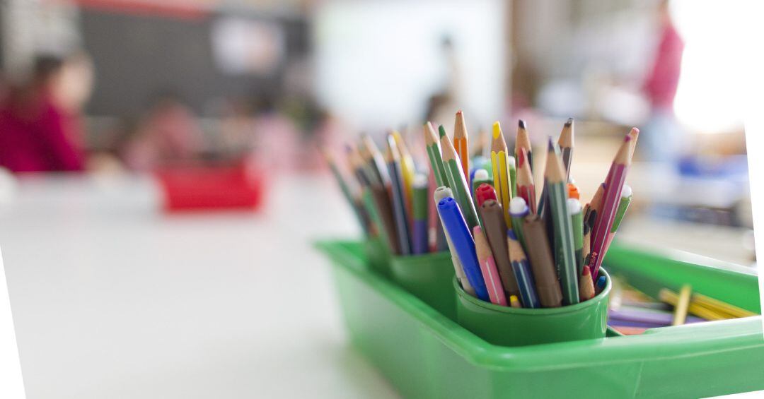 Archivo - Imagen de lápices utilizados en un aula.