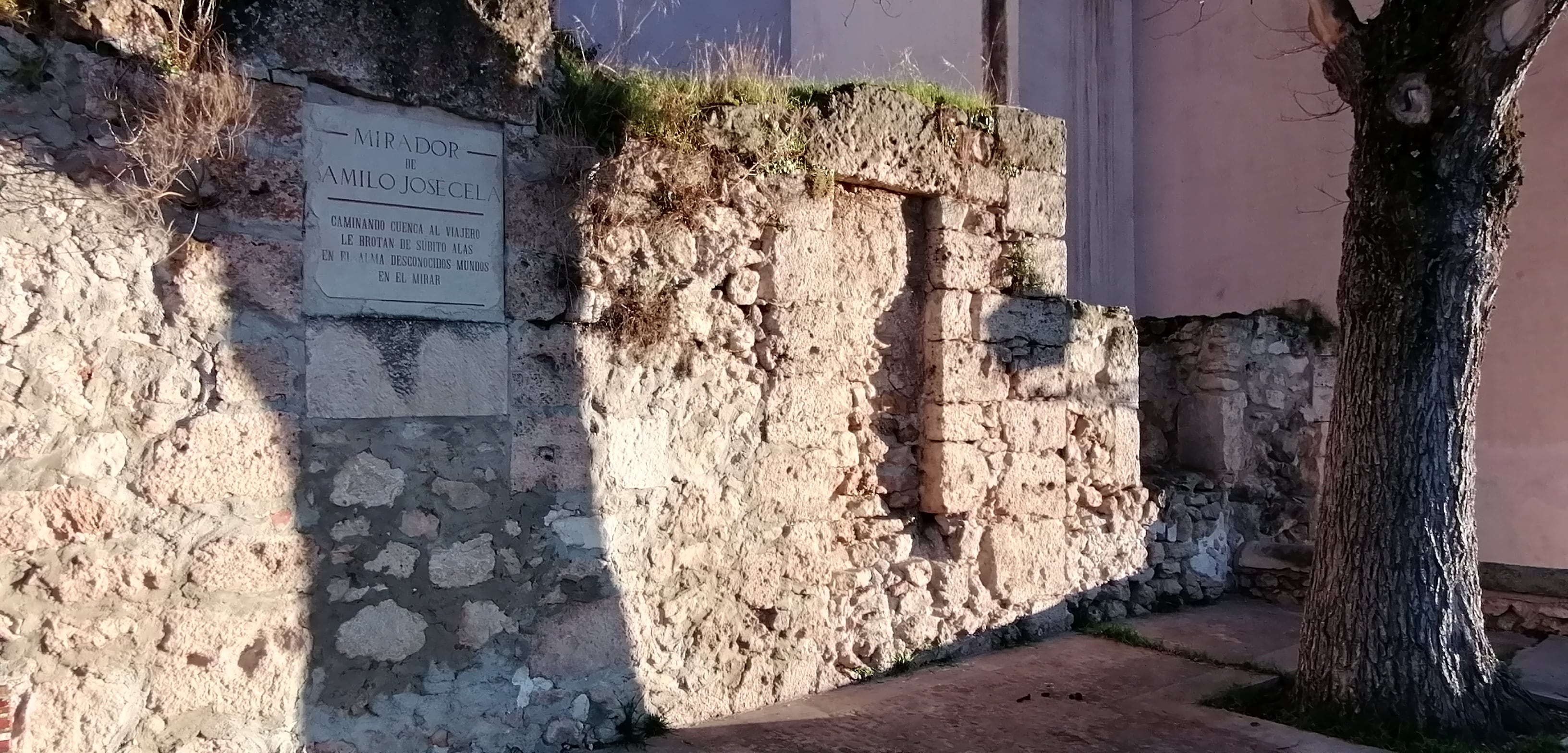 Mirador de Camilo José Cela en la ronda del Júcar, en Cuenca.