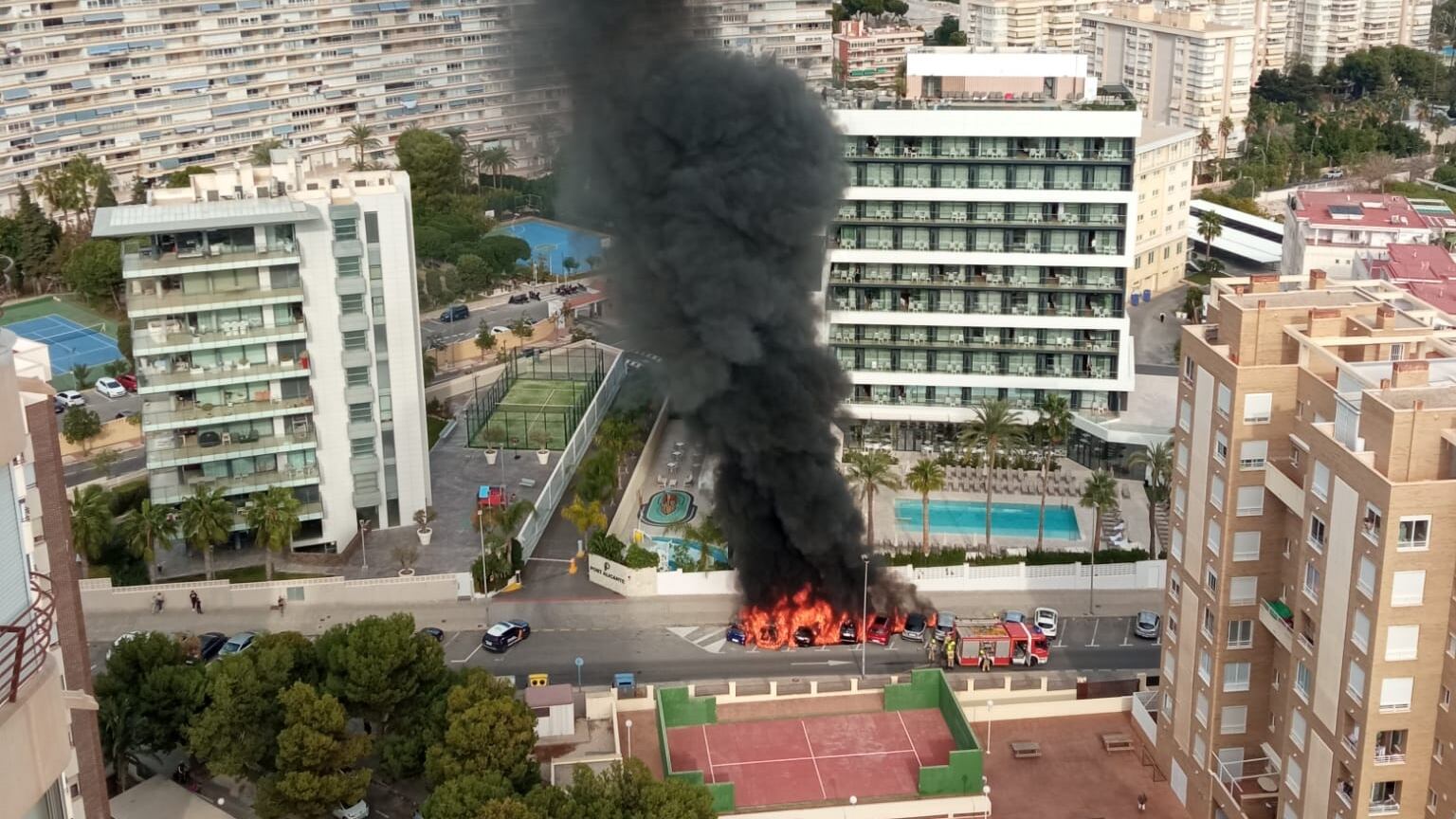 Incendio en la Avenida Cataluña, en Playa de San Juan