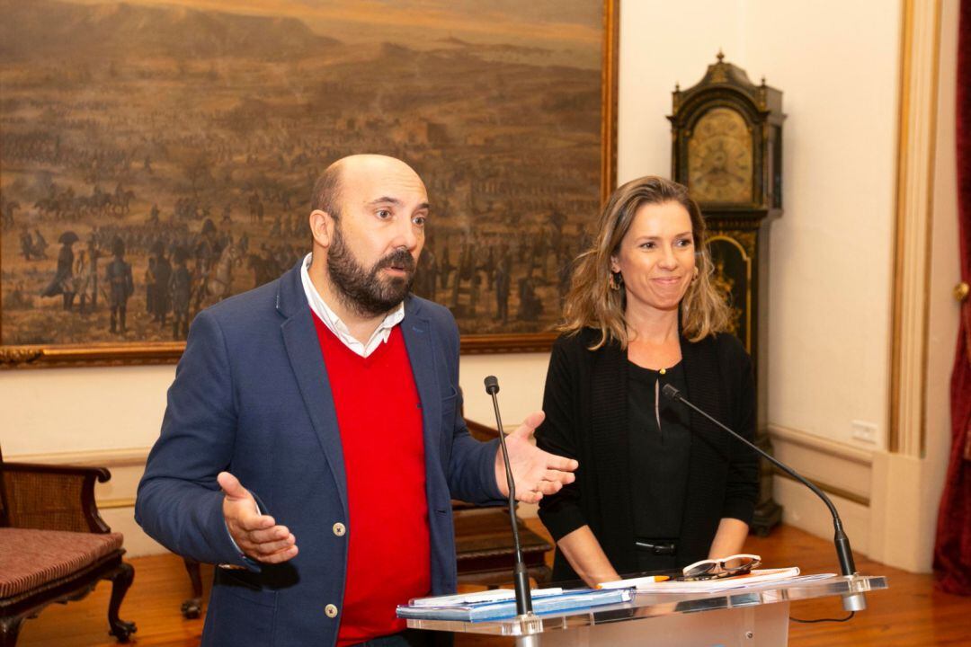 Reunión entre el PSOe y Ciudadanos en el Concello de A Coruña