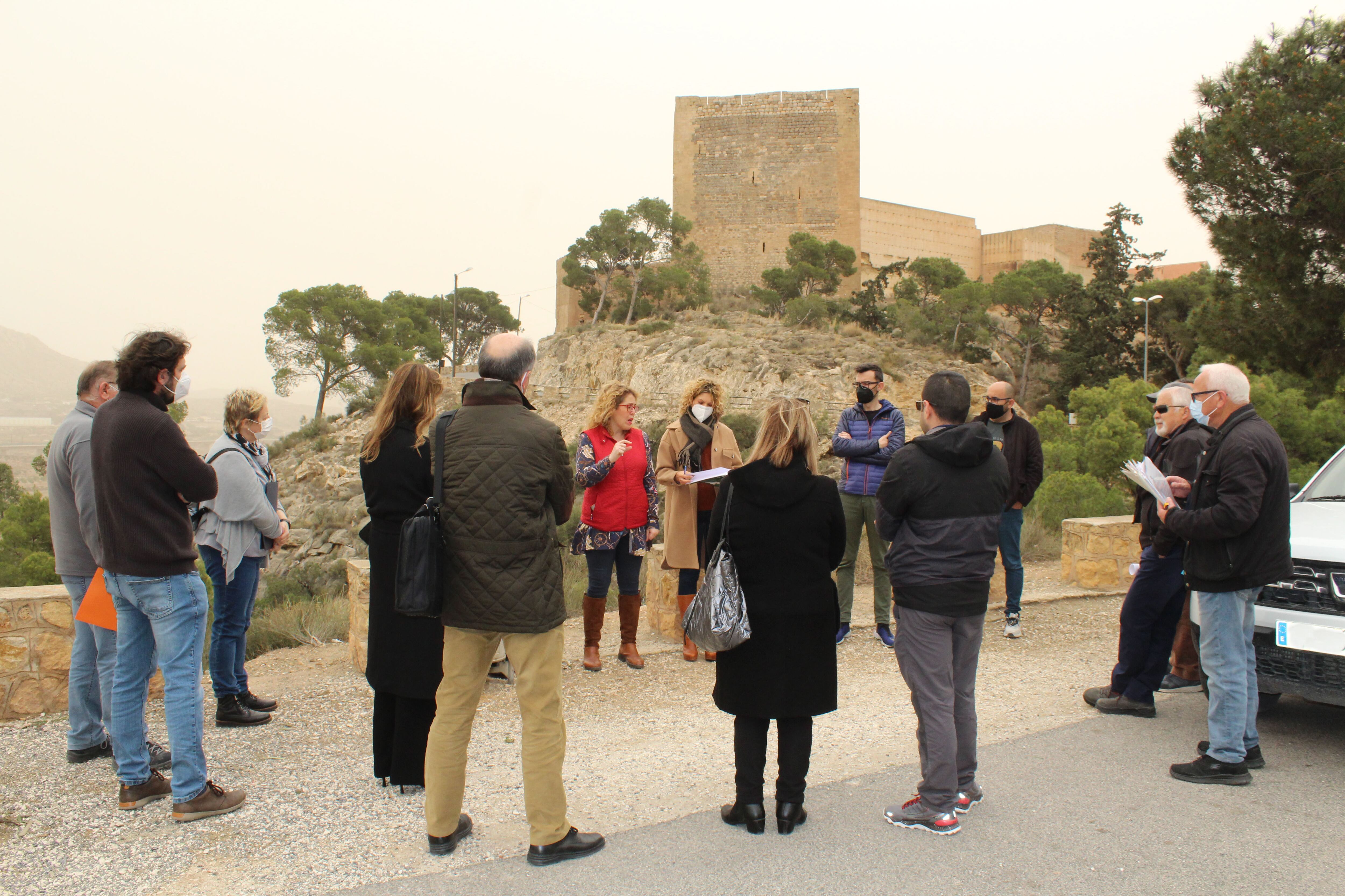 Reunión sobre los lindes del monte de La Mola