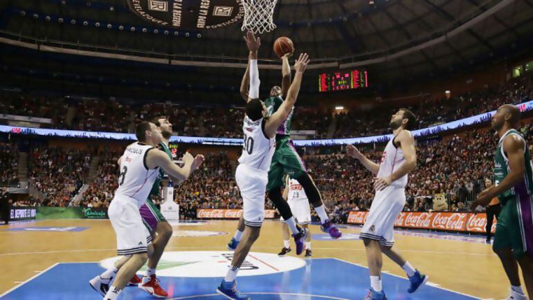 Un partido del Unicaja ante el Real Madrid
