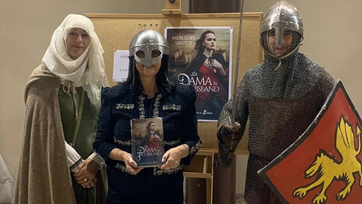 Entrevistamos a la escritora Mercedes Santos