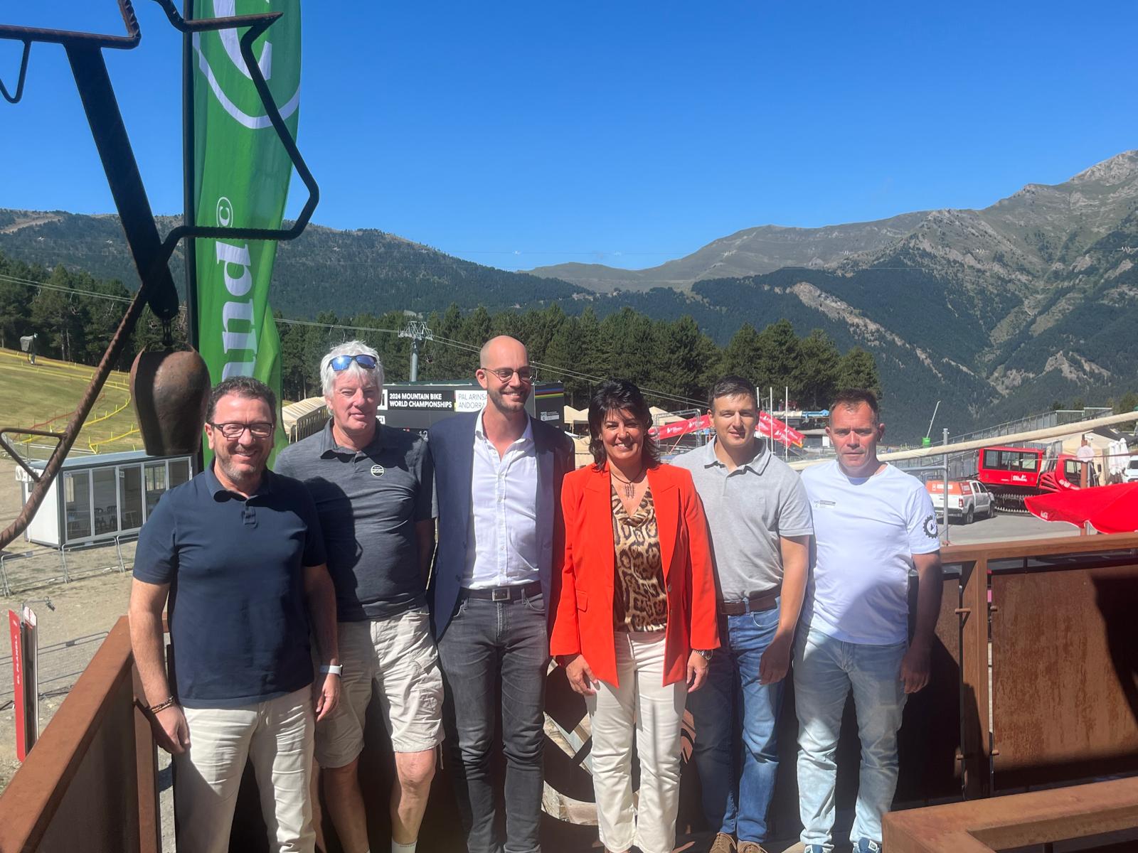 Les autoritats de l'esdeveniment encapçales pel director del Mundial, Josep Marticella, a la dreta de la imatge