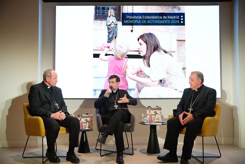 Los obispos de la provincia eclesiástica de Madrid, de izquierda a derecha: Antonio Prieto, obispo de Alcalá de Henares; José Cobo, cardenal arzobispo de Madrid; y Ginés García Beltrán, obispo de Getafe