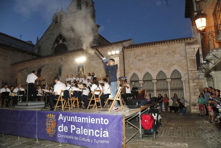 Imagen de la Banda Muncipal de Música durante la representación de &#039;La Cacería&#039;