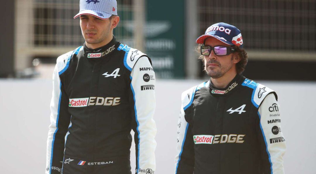 Esteban Ocon y Fernando Alonso, los pilotos de Alpine.