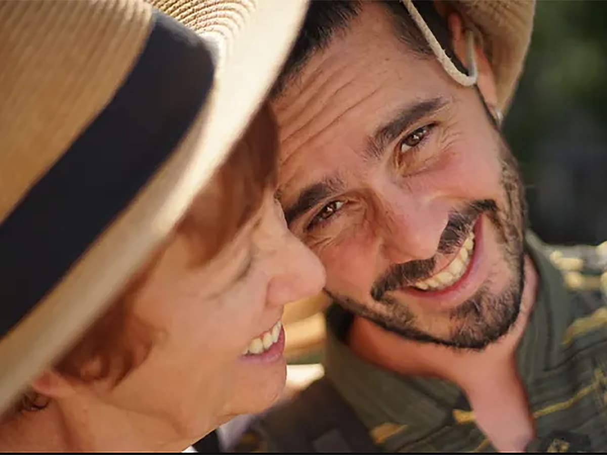 La familia de Adrián Palomino, el buceador español en coma en Tailandia, consigue los fondos necesarios para su repatriación