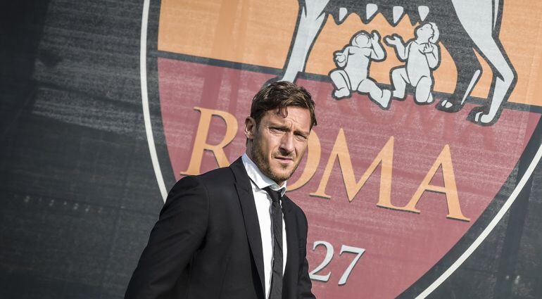 Francesco Totti, a su llegada a las instalaciones de la Roma antes de la entrevista