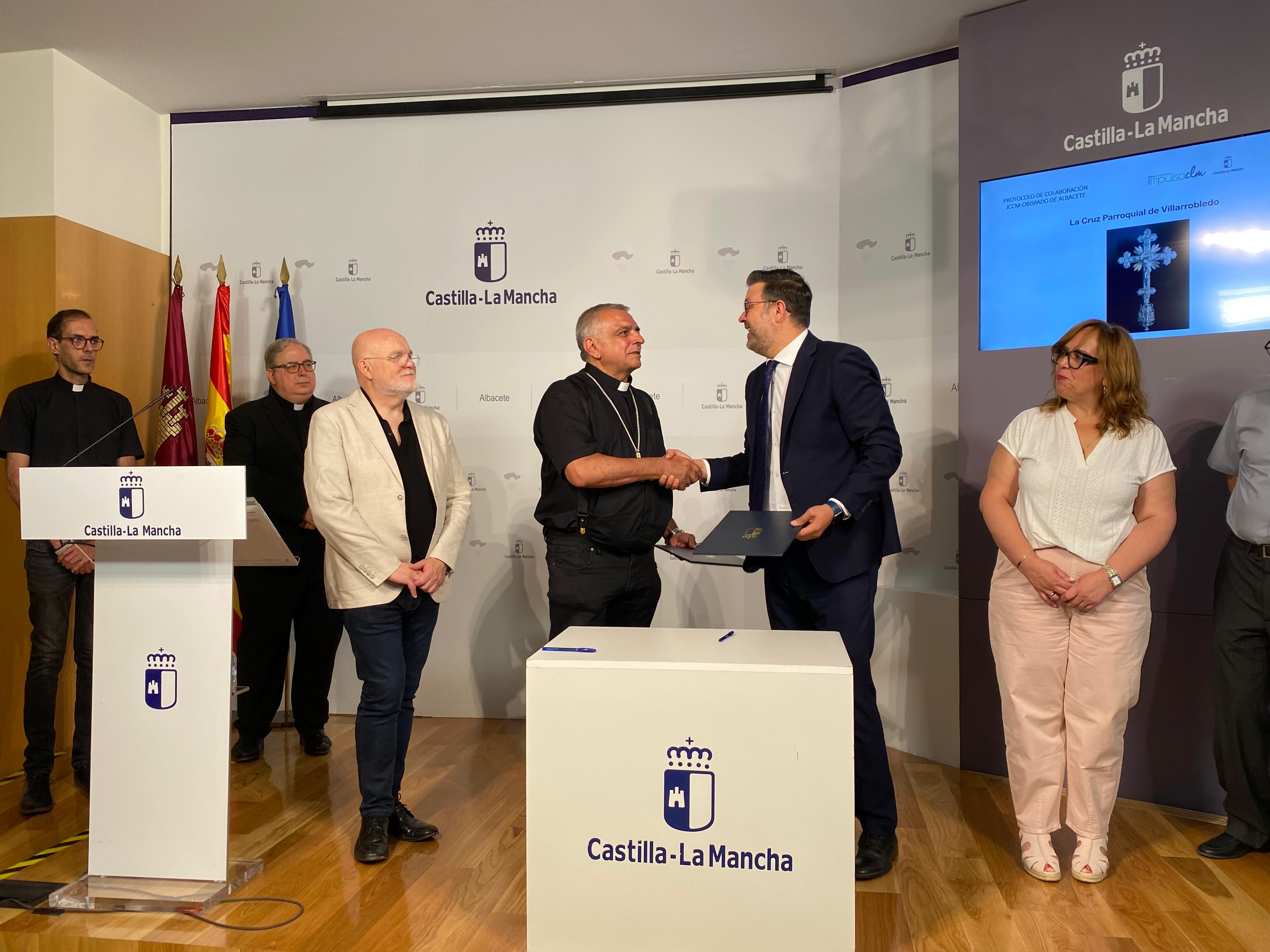 Firma de protocolo de colaboración entre la Junta y el Obispado de Albacete