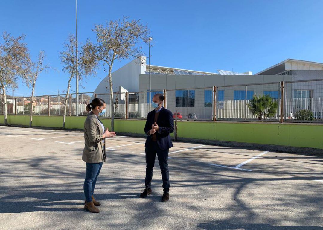 El Ayuntamiento de Lorca habilita medio centenar de plazas de aparcamiento junto al Complejo Deportivo Felipe VI para las campañas de vacunación.