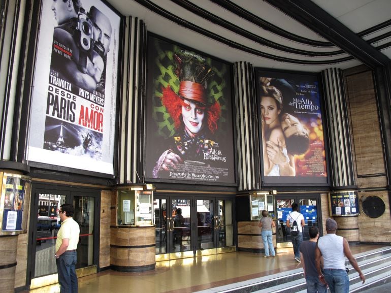 Cine en la Gran Vía de Madrid.