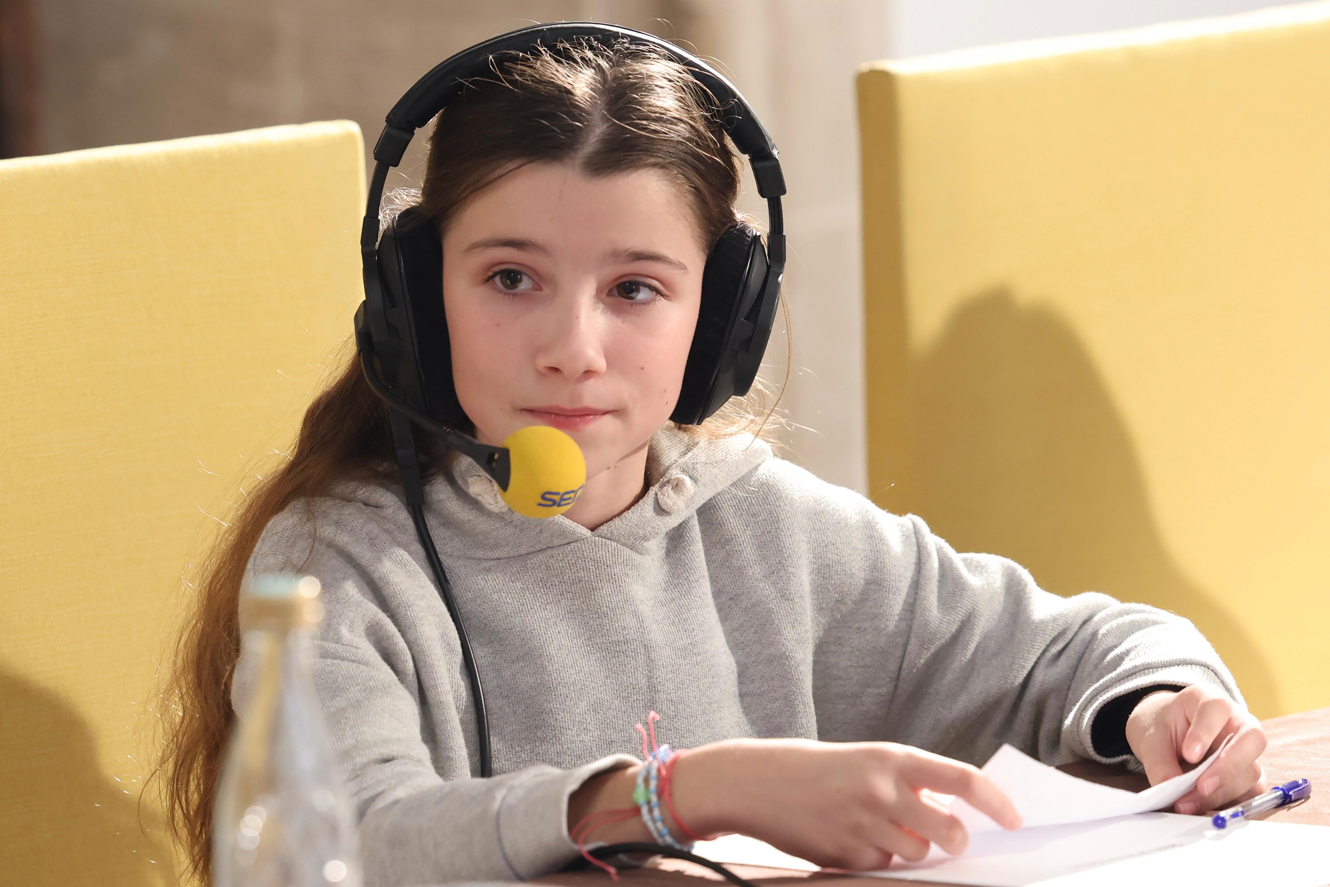 Imagen de la entrevista de siete niñas y niños de primaria a la presidenta Marga Prohens