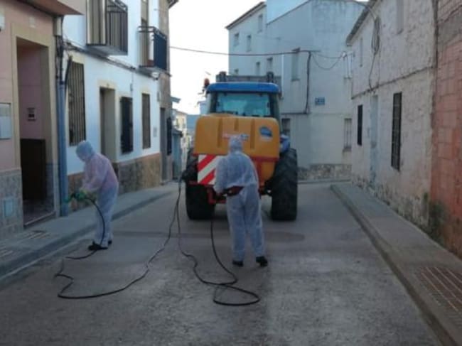 Limpiando calles en Puebla del Príncipe