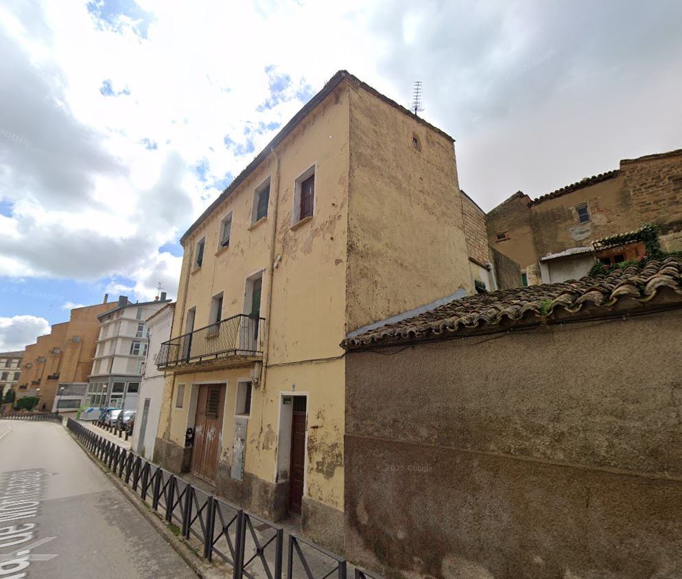 En amarillo, inmueble de la Ronda Montearagón 9, que va a ser derribado