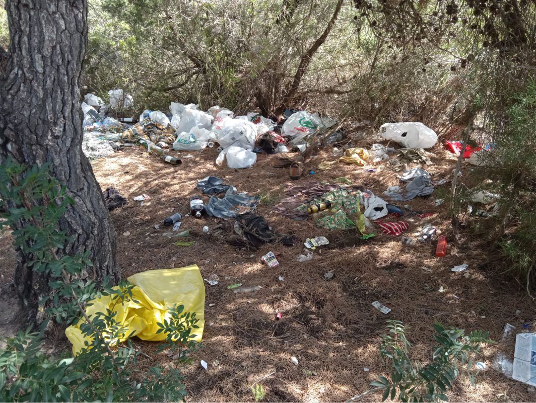 Se han retirado un total de 96 kilos de basura