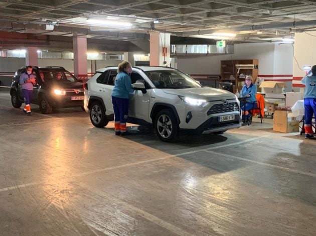 Personal médico vacuna contra la COVID-19 en el autocovid de Córdoba