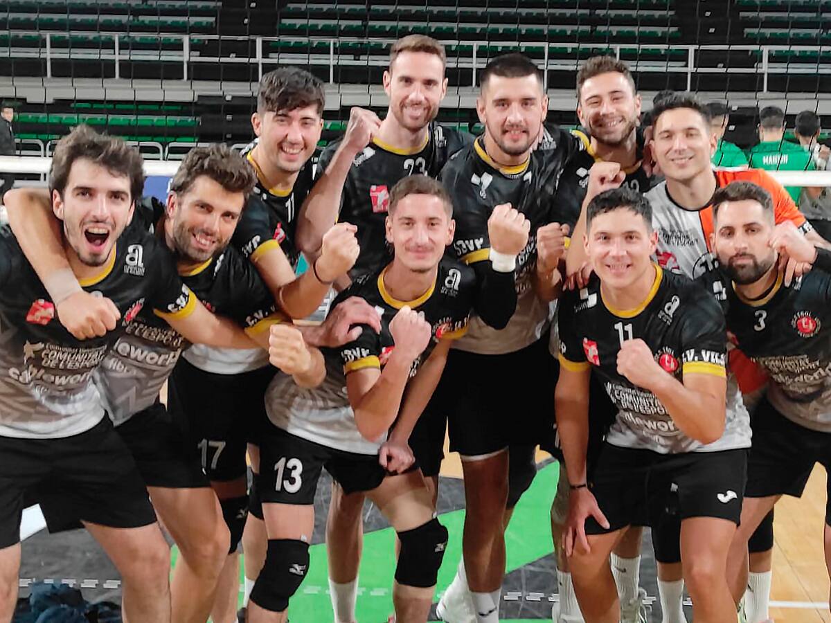 Voleibol. El Cableworld Villena-Petrer juega en menos de 24 horas dos intensos partidos en tierras extremeñas.