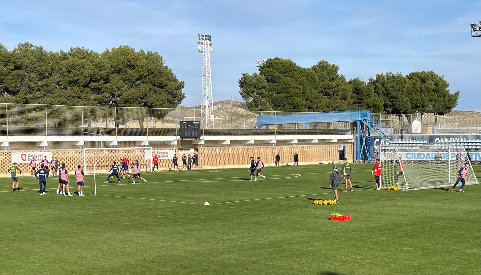 El Real Zaragoza se ha entrenado esta mañana en la Ciudad Deportiva