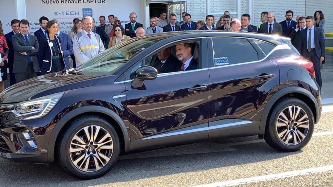 Felipe VI a bordo del nuevo Captur