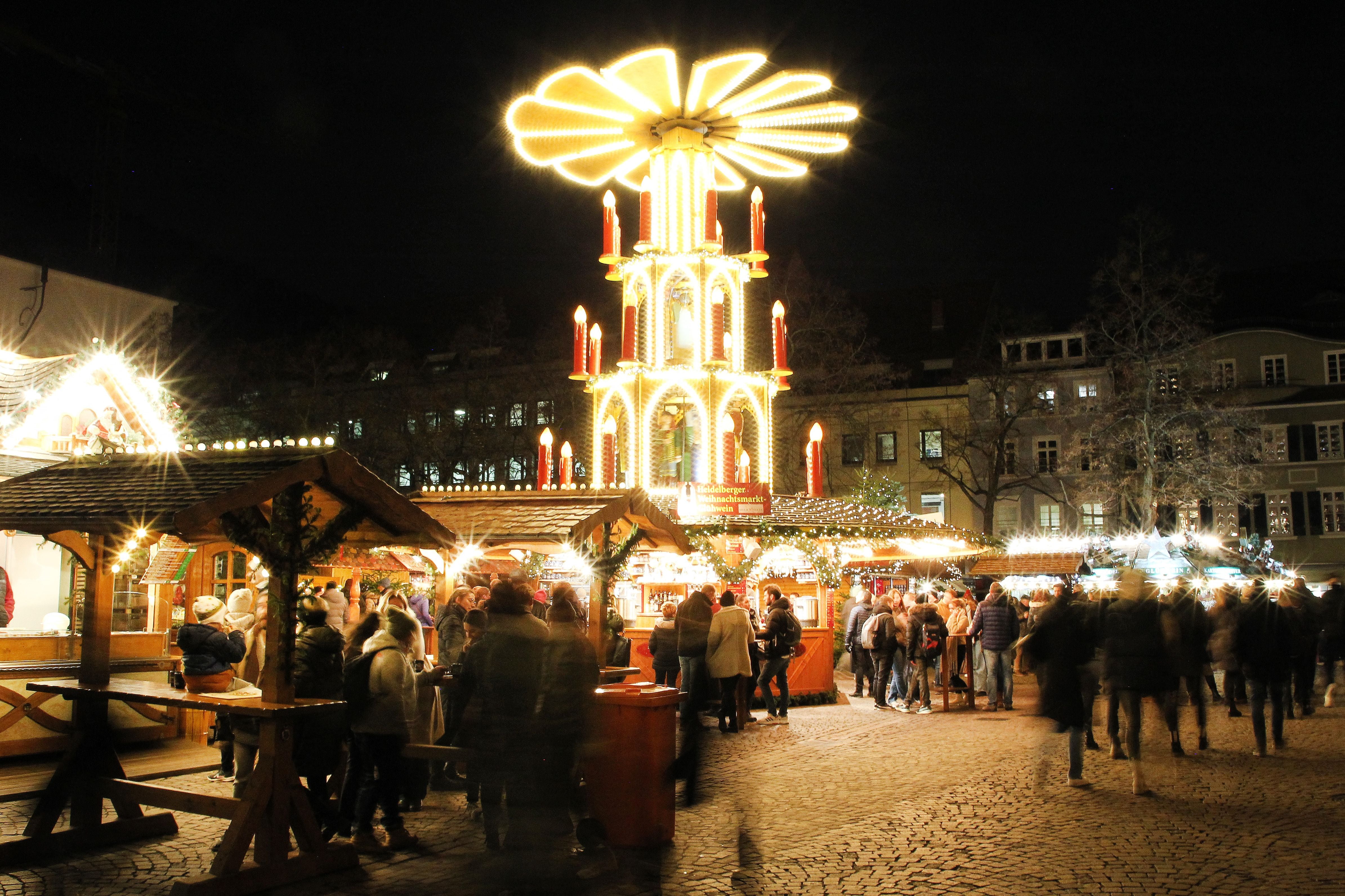 Decoración navideña en Heidelberg, Alemania.