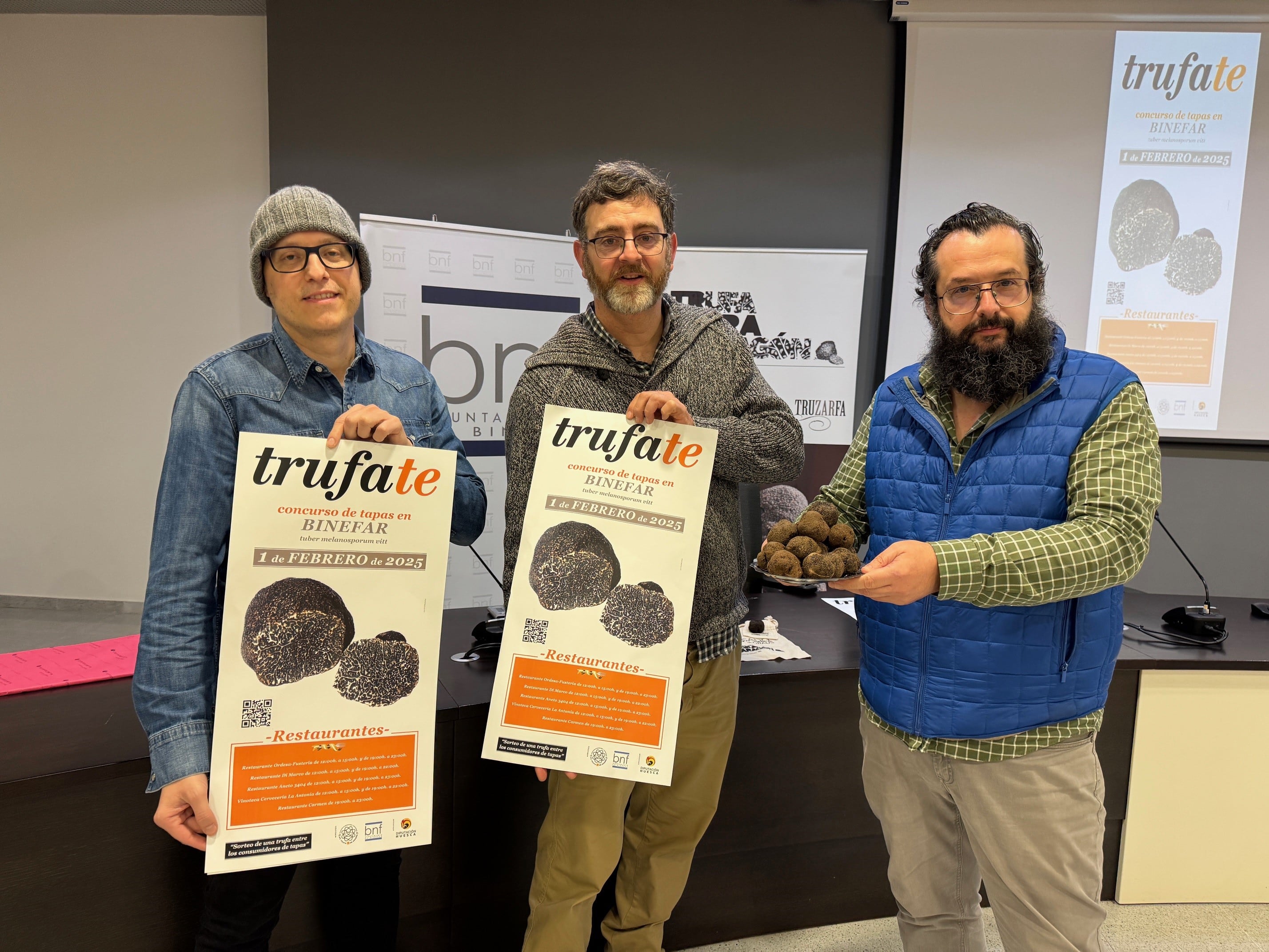 Miguel Ángel Pascual, David Royo y Pepe Isabal. Foto: Ayuntamiento de Binéfar