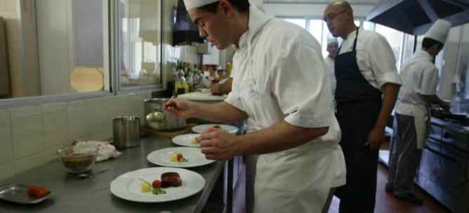 Cocineros trabajando