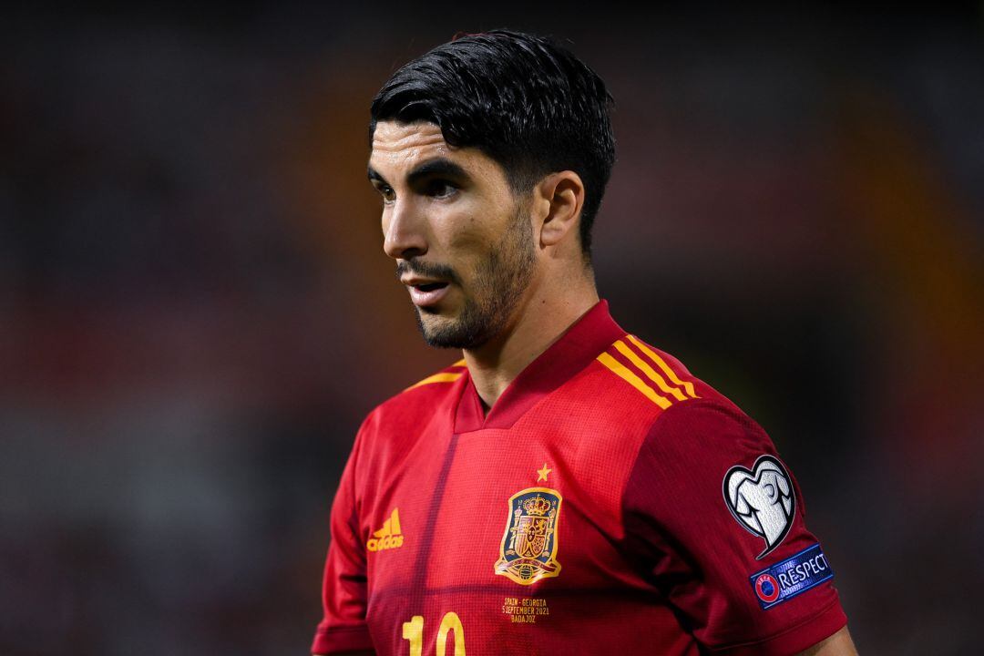 Carlos Soler, durante un partido con la selección. 