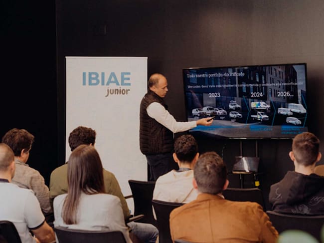 Un instante de la jornada que contó con la colaboración de IBIAE Júnior