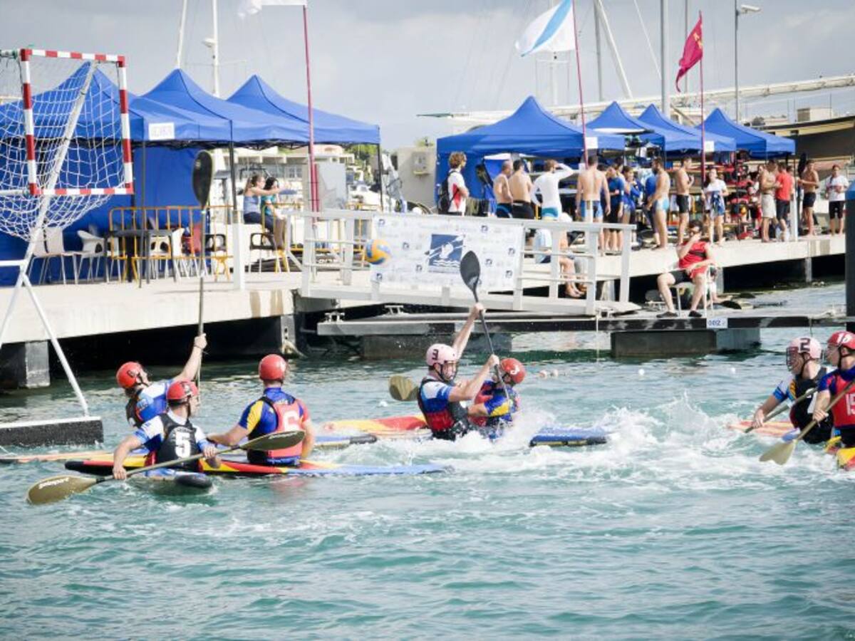 La Federación premia a Marina Burrianova por su apuesta por el kayak polo