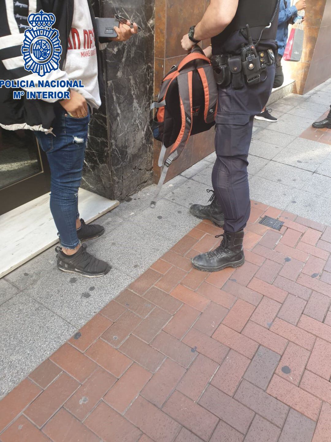 Uno de los jóvenes detenidos por la Policía Nacional