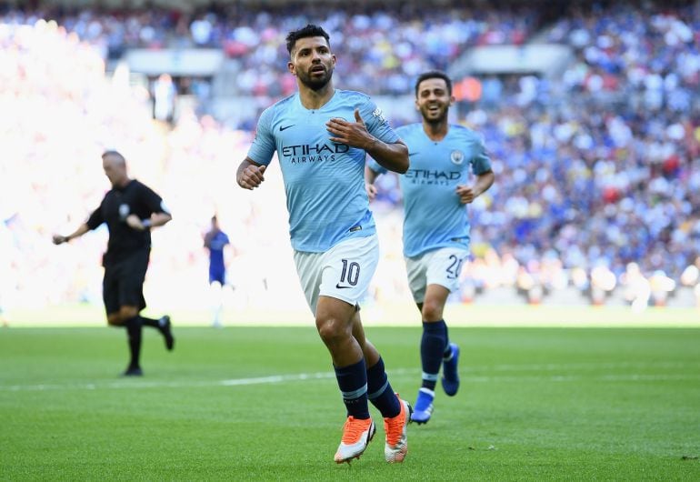 Agüero celebra su segundo de la tarde