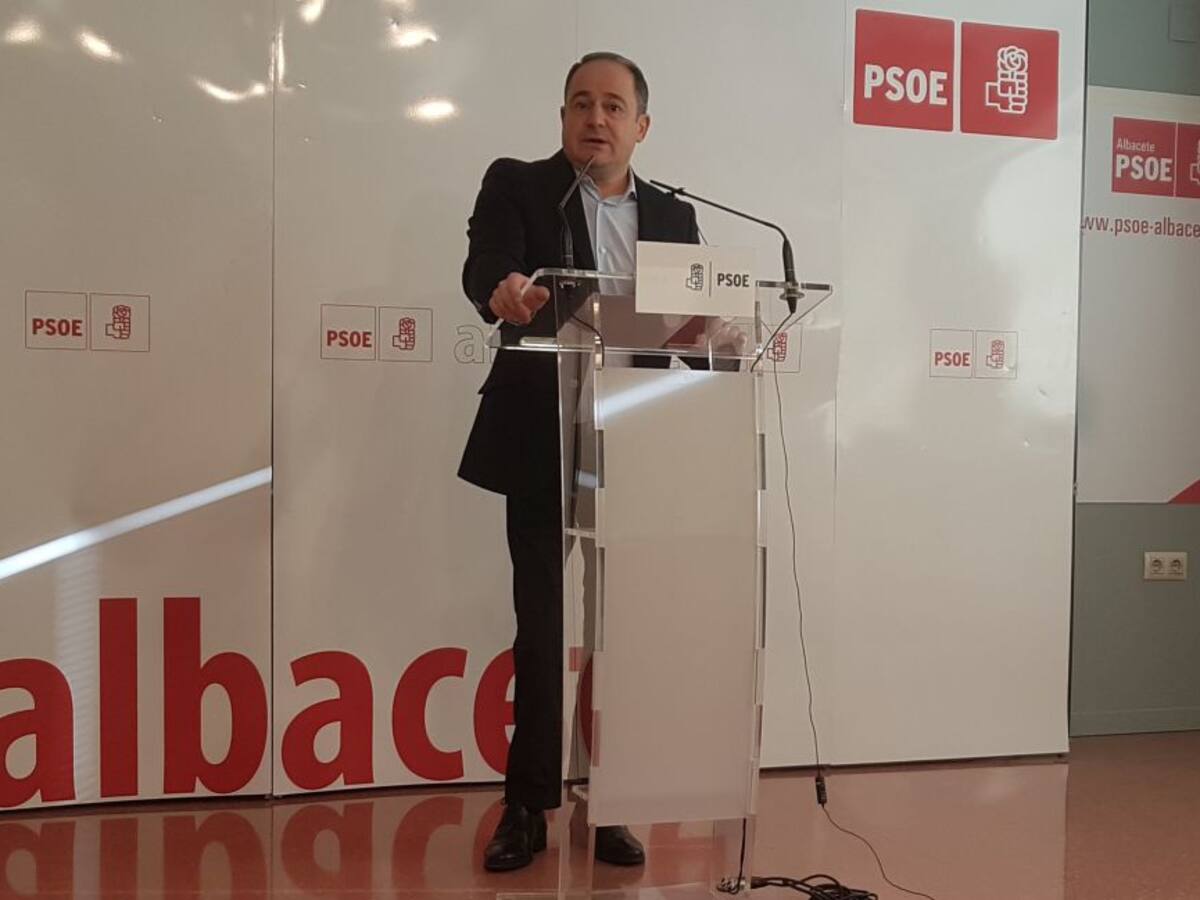 El PSOE tendrá en marzo su lista a las municipales "con y sin socialistas"