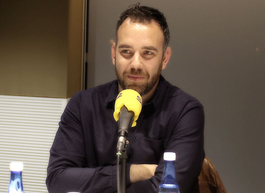 El presidente de la Autoridad Portuaria de Castellón, Rafa Simó, en los estudios de Radio Castellón