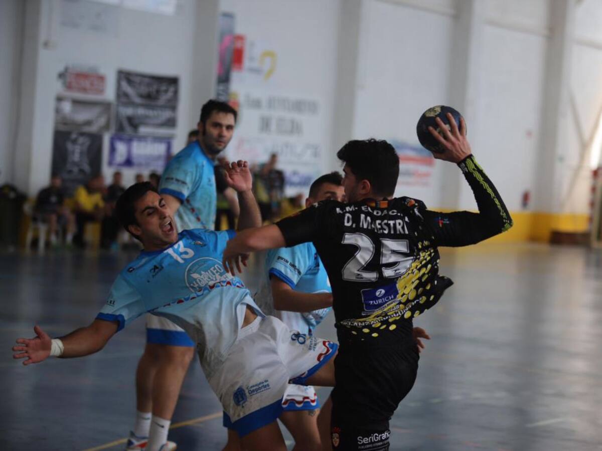 El Elda - C.E.E. ya depende de sí mismo (23-21)