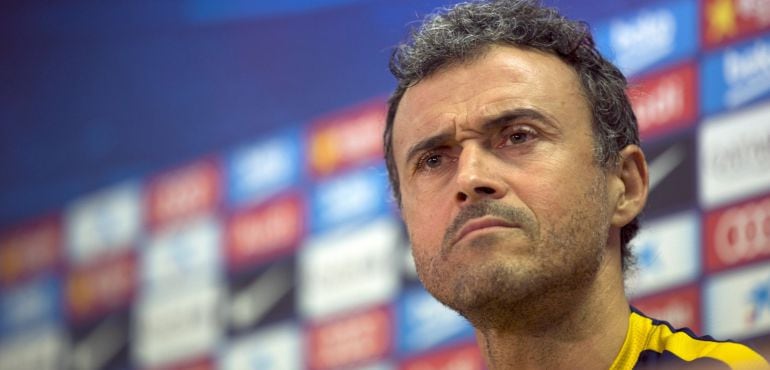 El entrenador del FC Barcelona, Luis Enrique, durante la rueda de prensa ofrecida tras el entrenamiento realizado por la plantilla blaugrana 