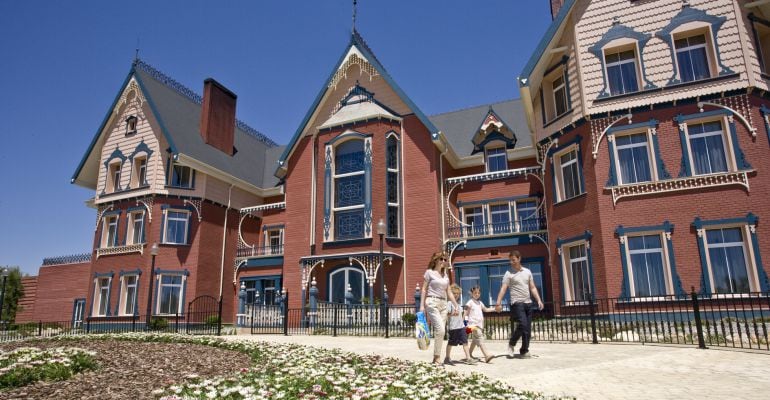 Hotel de cinc estrelles de Port Aventura, &quot;La Mansión de Lucy&quot;.