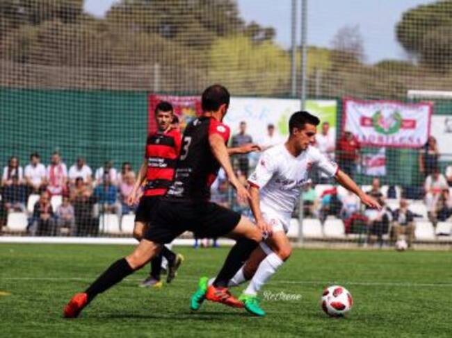 Capilla, ante Herrero con la afición leonesa al fondo