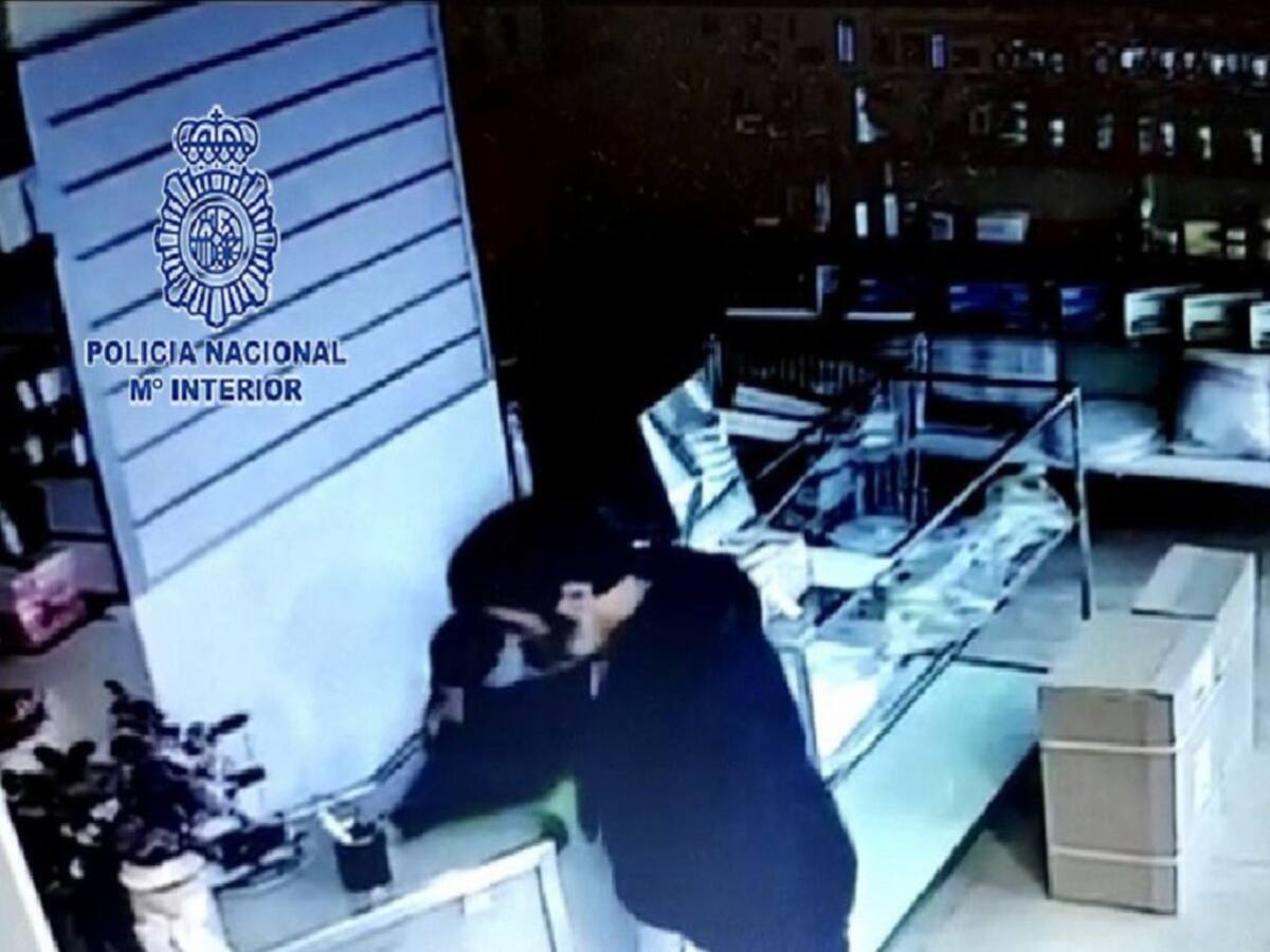 La Policía Nacional detiene al presunto autor del asalto a una óptica