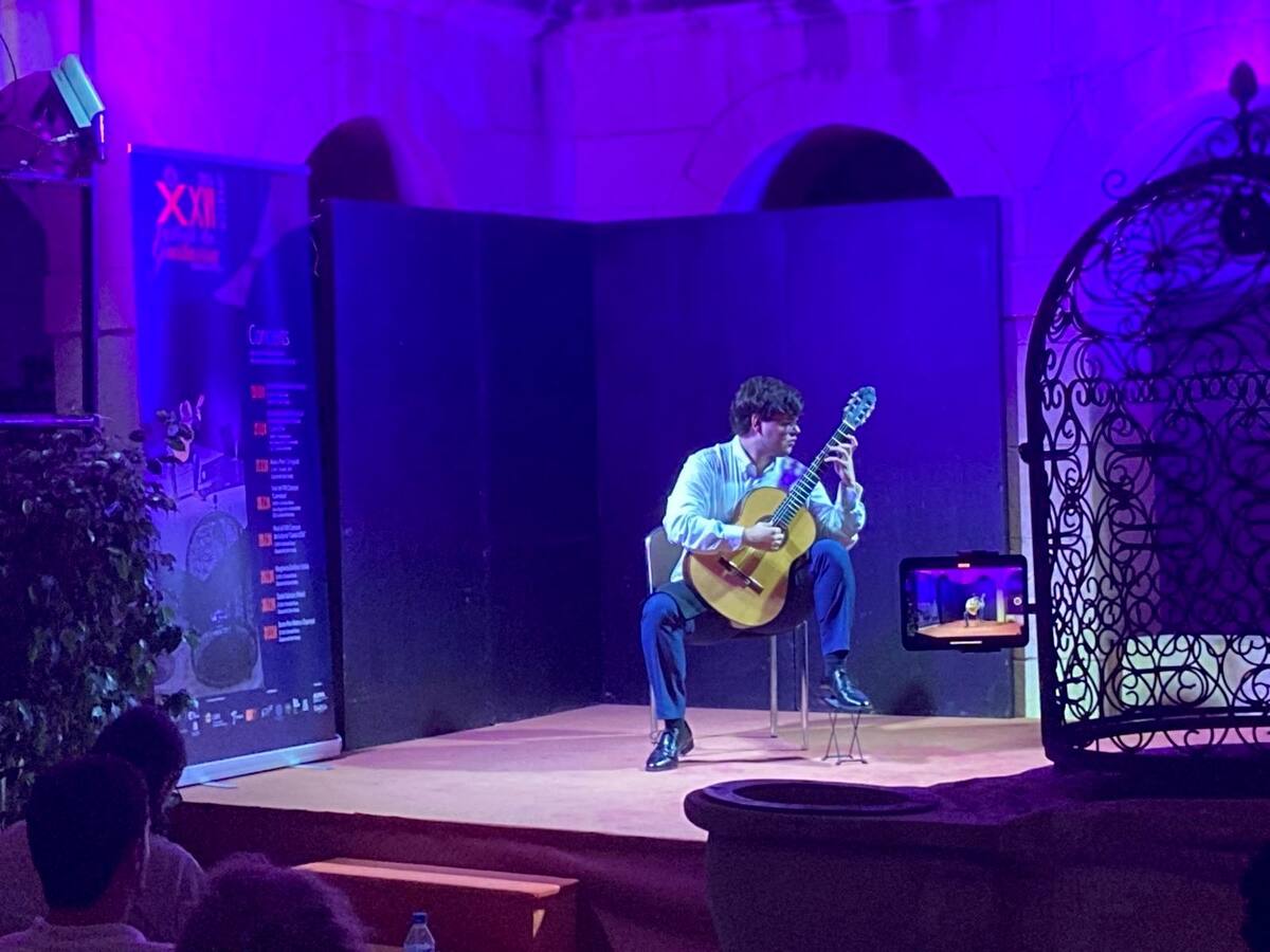 Gonzalo Peñalosa gana el primer premio del Concurso Internacional de Guitarra 'Ciutat d'Elx'