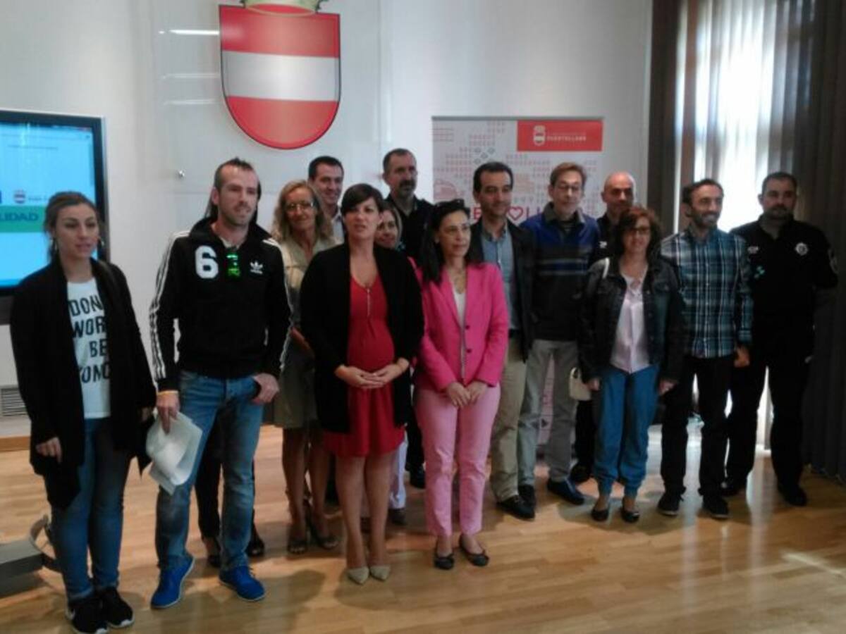 Prohibidos los coches. Las carreteras son para pasear