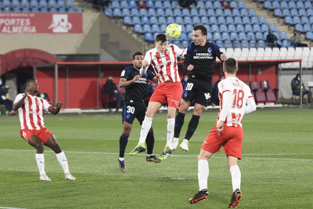 Jorge Cuenca en el partido de la primera vuelta ante la Ponferradina.