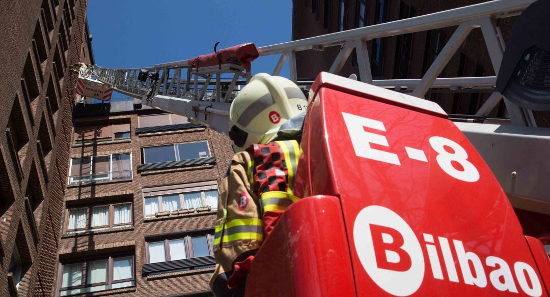 Un año más, los Bomberos de Bilbao celebrarán el día de su patrono, San Juan de Dios. Una celebración condicionada por la situación sanitaria, ya que no se podrá llevar a cabo, por ejemplo, la tradicional jornada de puertas abiertas a la ciudadanía en el 