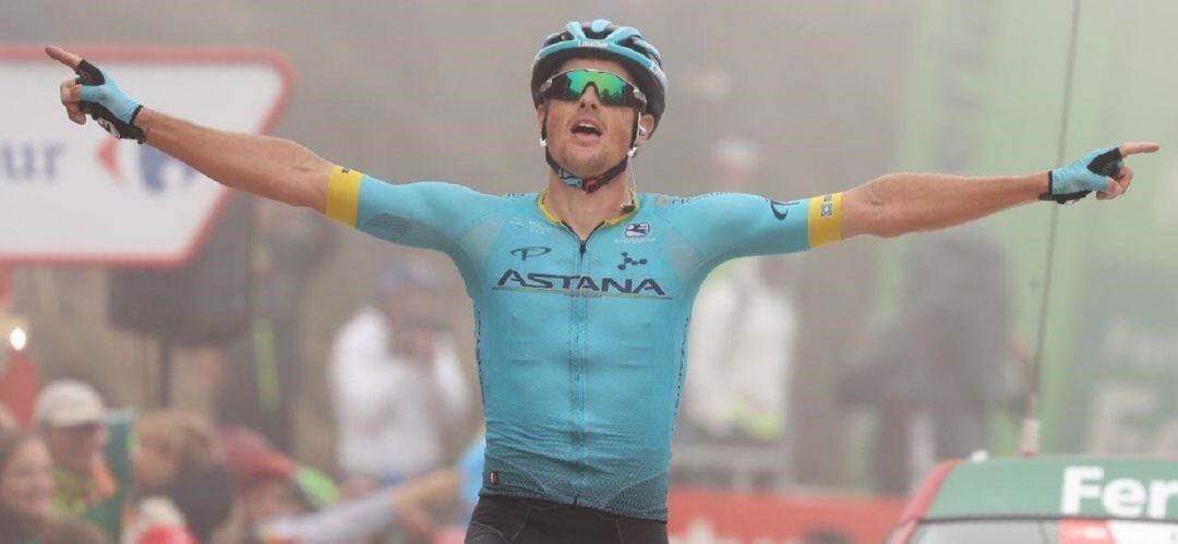 El ciclista danés Jakob Fuglsang (Astana) gana la etapa en La Cubilla 